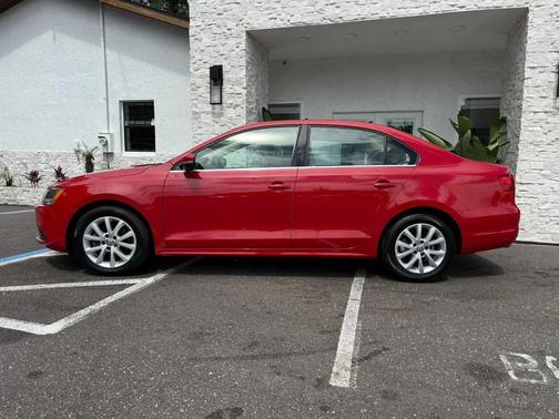 Red 2014 Volkswagen Jetta Auto SE w/Connectivity