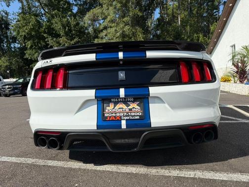 2017 Ford Shelby GT350R Base