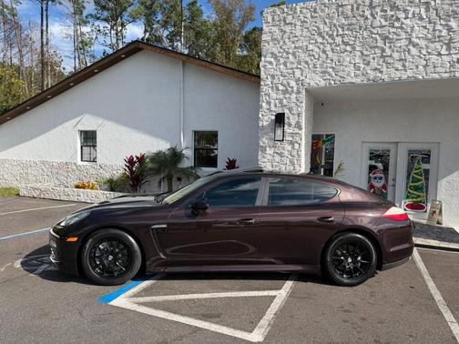 2011 Porsche Panamera 4