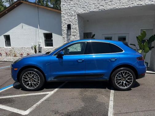 Blue 2015 Porsche Macan Macan S