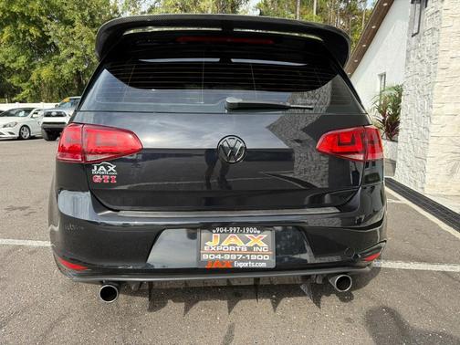 2017 Volkswagen Golf GTI 2.0T SE 4-Door