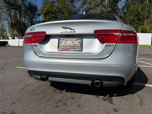 2017 Jaguar XE 25t Premium RWD