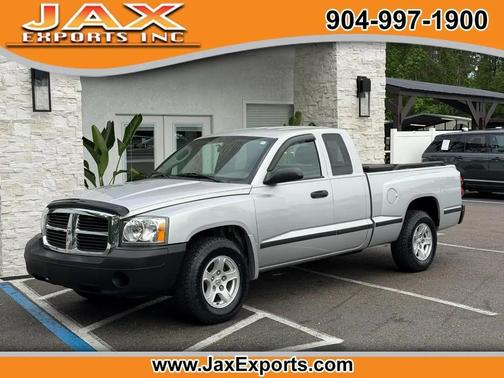 Silver 2005 Dodge Dakota ST Club Cab