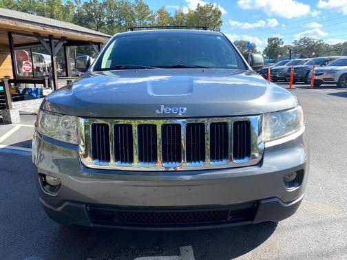 Photo 4 of 94 of 2012 Jeep Grand Cherokee Laredo