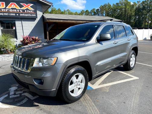 Photo 3 of 94 of 2012 Jeep Grand Cherokee Laredo