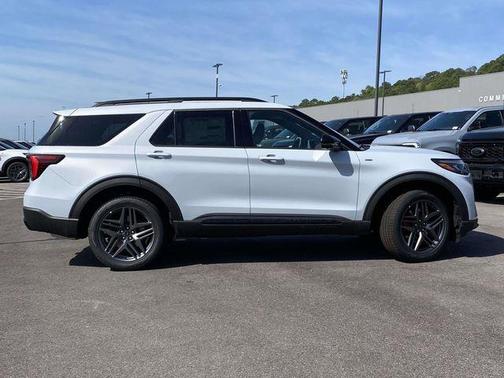 Space White Metallic 2026 Ford Explorer ST-Line