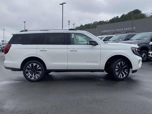 Star White Metallic Tri-Coat 2025 Ford Expedition Platinum