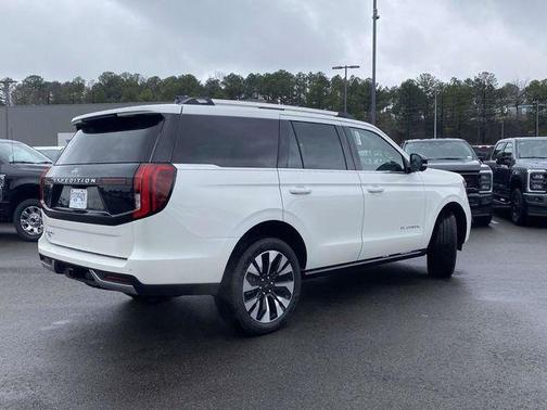 Star White Metallic Tri-Coat 2025 Ford Expedition Platinum
