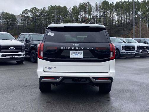 Star White Metallic Tri-Coat 2025 Ford Expedition Platinum