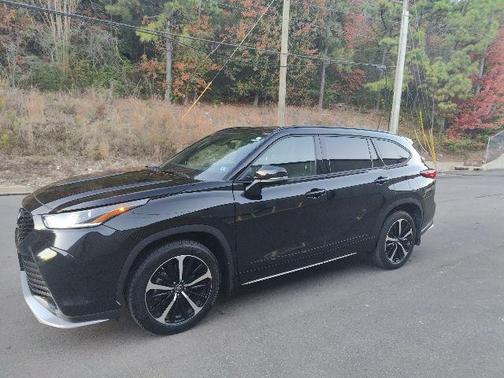 2022 Toyota Highlander XSE