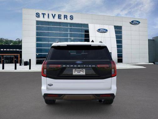 Star White Metallic Tri-Coat 2026 Ford Expedition King Ranch