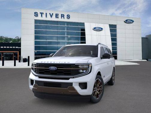 Star White Metallic Tri-Coat 2026 Ford Expedition King Ranch
