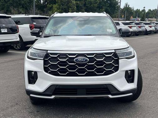 Star White Metallic Tri-Coat 2026 Ford Explorer Platinum