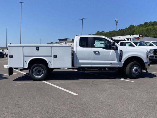 Oxford White 2026 Ford F-350 XL
