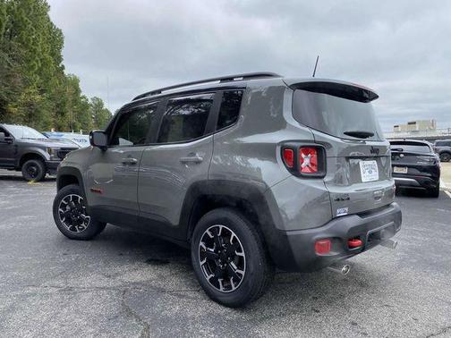 2023 Jeep Renegade Trailhawk