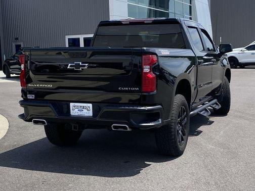2022 Chevrolet Silverado 1500 Custom Trail Boss