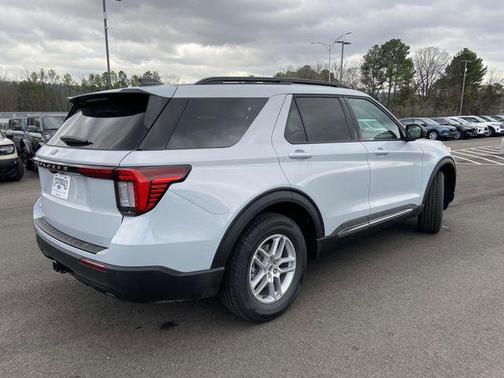 Space White Metallic 2026 Ford Explorer Active