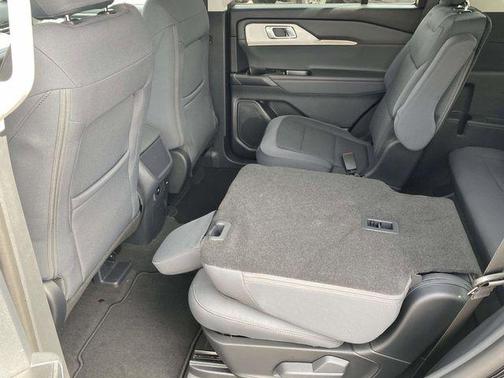 Space White Metallic 2026 Ford Explorer Active