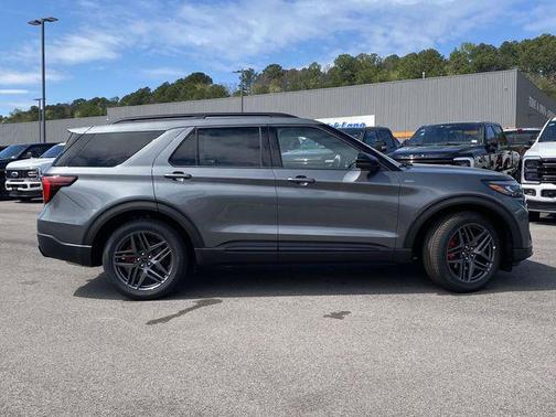 Carbonized Gray Metallic 2026 Ford Explorer ST-Line