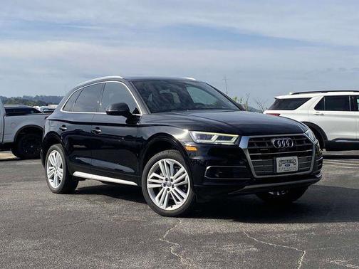 Brilliant Black 2018 Audi Q5 2.0T Prestige