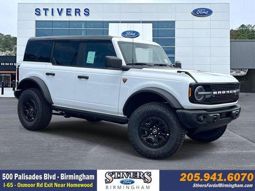 Oxford White 2026 Ford Bronco Badlands