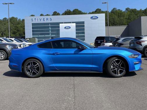 2022 Ford Mustang EcoBoost