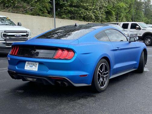 2022 Ford Mustang EcoBoost