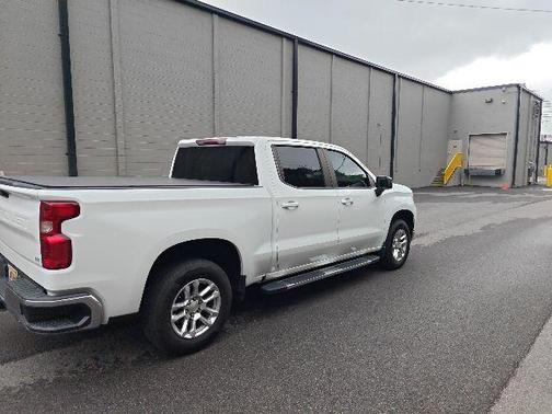 Summit White 2022 Chevrolet Silverado 1500 LT