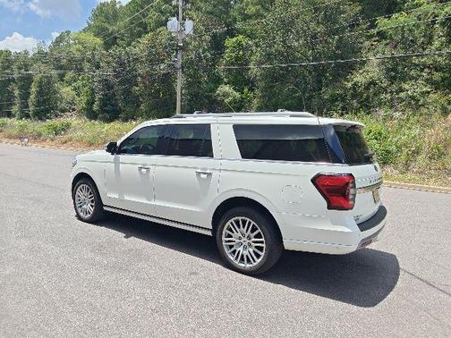 Star White Metallic Tri-Coat 2024 Ford Expedition Max Platinum