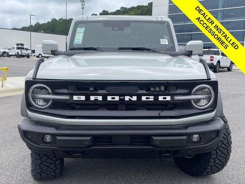Avalanche Gray 2026 Ford Bronco Outer Banks
