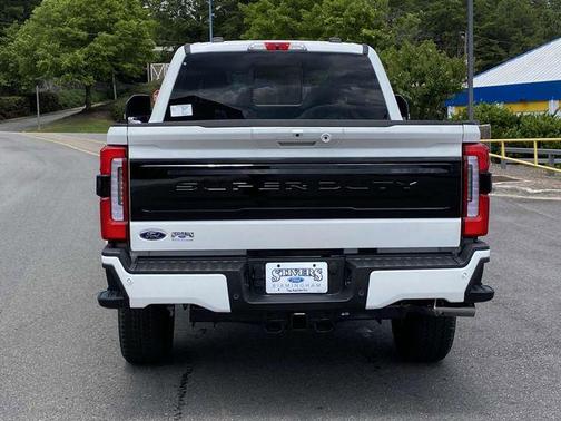 2025 Ford F-350 Platinum