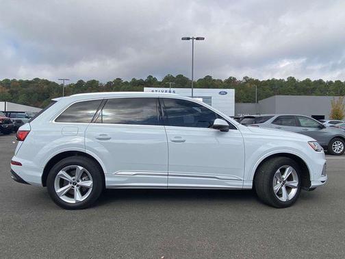 2021 Audi Q7 45 Premium