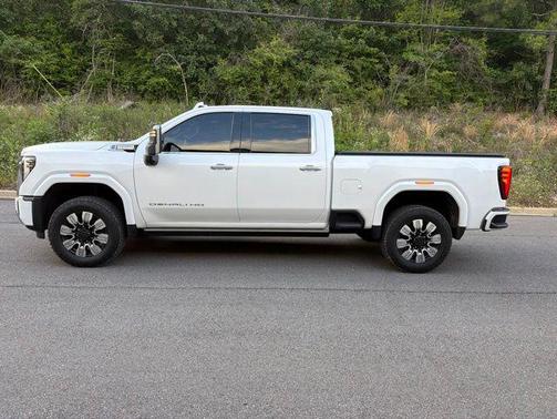 White Frost Tricoat 2025 GMC Sierra 2500 Denali