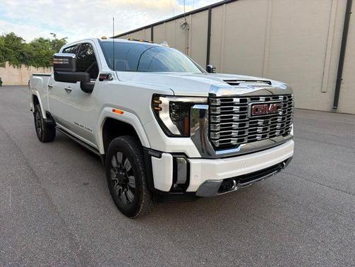 White Frost Tricoat 2025 GMC Sierra 2500 Denali