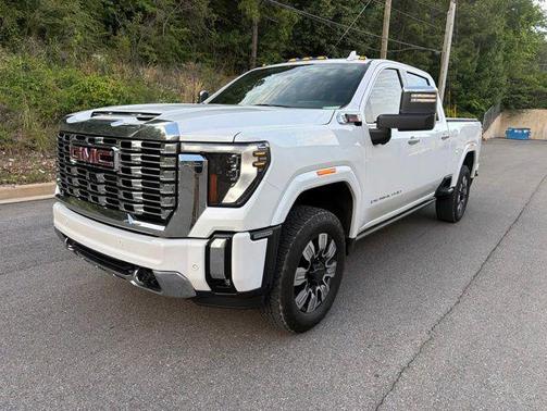 White Frost Tricoat 2025 GMC Sierra 2500 Denali