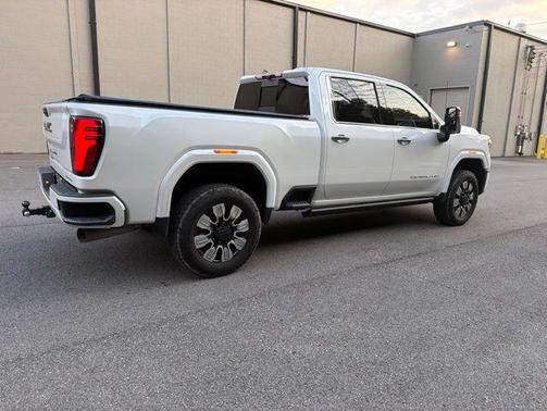 White Frost Tricoat 2025 GMC Sierra 2500 Denali