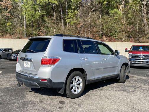 2011 Toyota Highlander SE