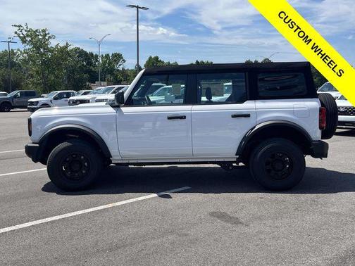Oxford White 2025 Ford Bronco Base