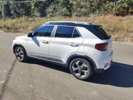 2023 Hyundai VENUE Limited