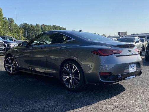 2022 INFINITI Q60 LUXE