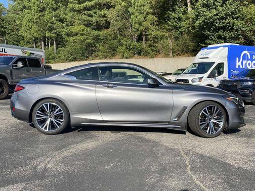 2022 INFINITI Q60 LUXE