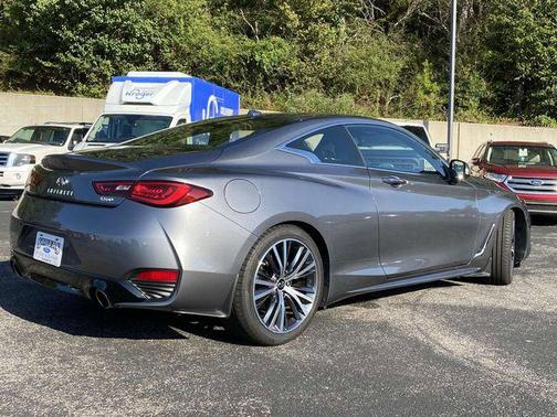 2022 INFINITI Q60 LUXE