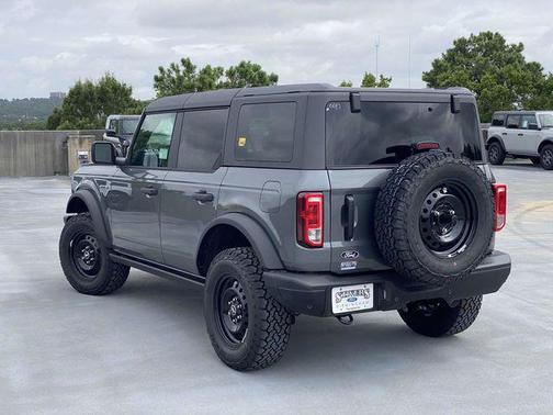 CARBONIZED GRAY METALLIC 2026 Ford Bronco Big Bend
