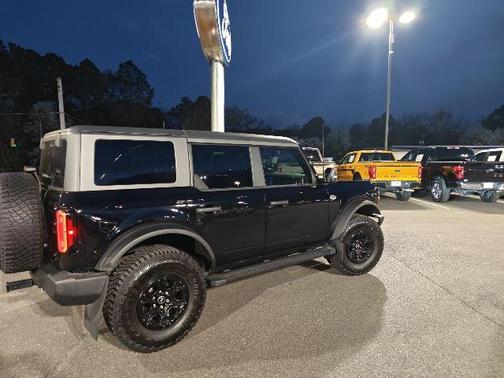 Shadow Black 2024 Ford Bronco Wildtrak