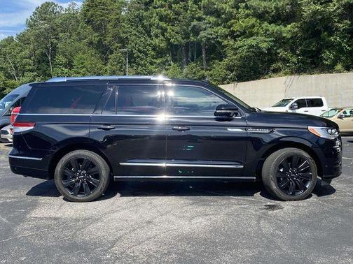 2023 Lincoln Navigator Reserve
