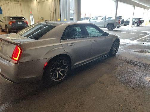 2018 Chrysler 300 S