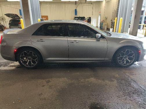 2018 Chrysler 300 S