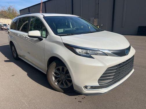 2022 Toyota Sienna XLE