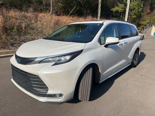 2022 Toyota Sienna XLE