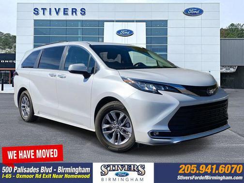 2022 Toyota Sienna XLE